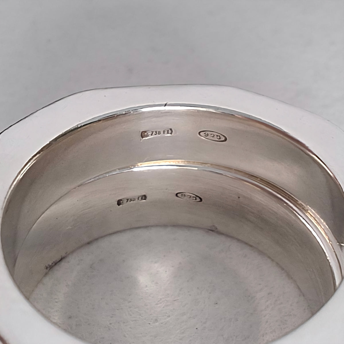 A Pair of Sterling Silver Gucci Hex Stacking Rings with Pouch and Box