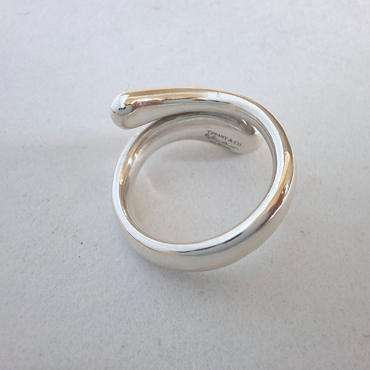 Signed Elsa Peretti Tiffany & Co Teardrop Ring in 925 Sterling Silver UK size O - US size 7.5