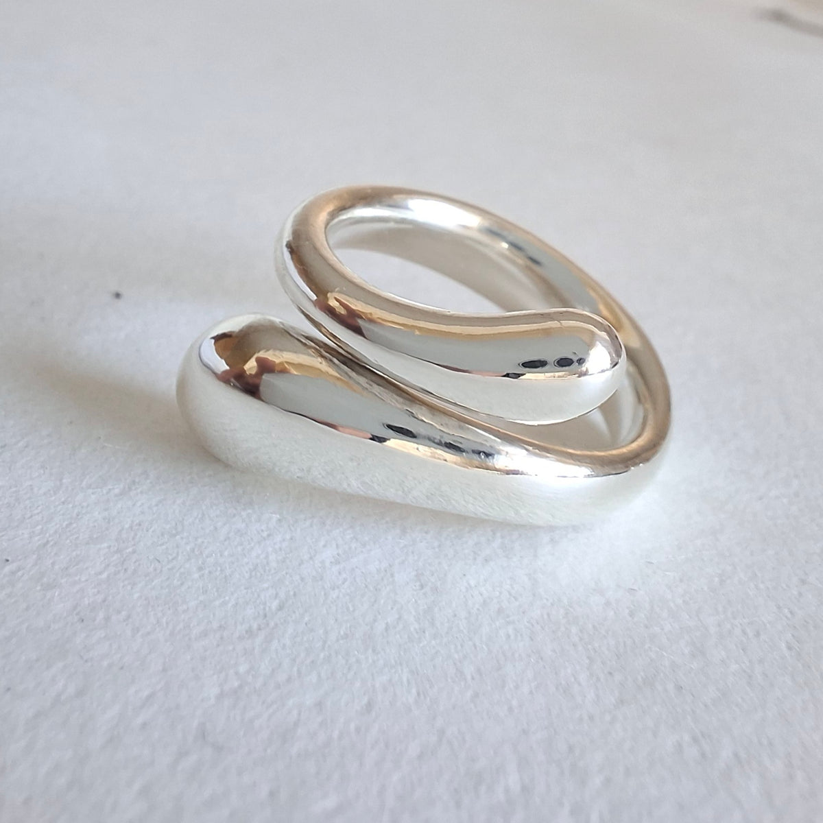 Signed Elsa Peretti Tiffany & Co Teardrop Ring in 925 Sterling Silver UK size O - US size 7.5