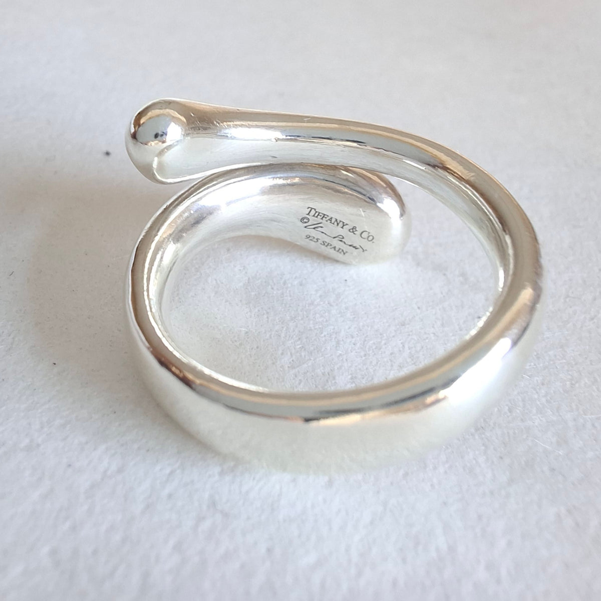 Signed Elsa Peretti Tiffany & Co Teardrop Ring in 925 Sterling Silver UK size O - US size 7.5