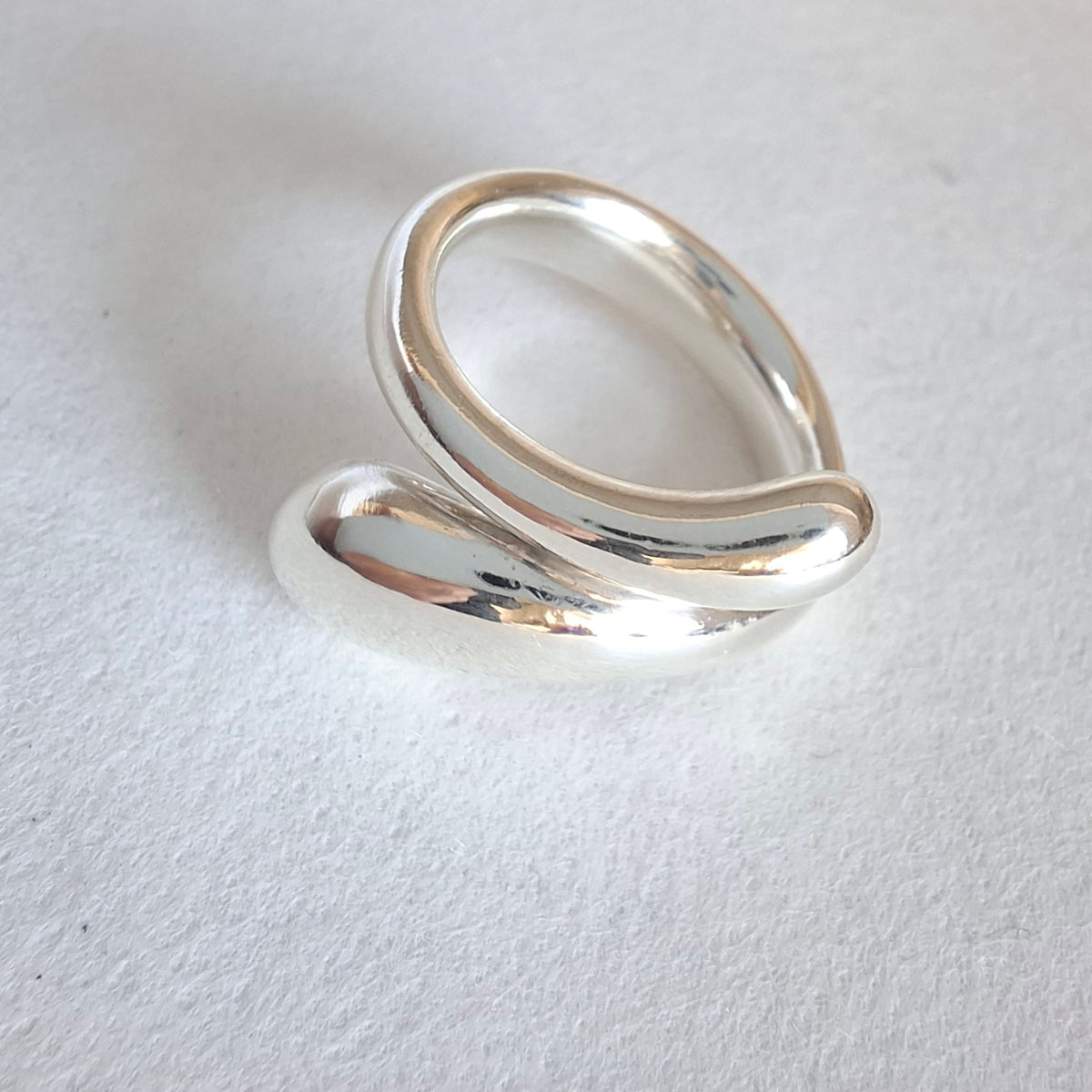 Signed Elsa Peretti Tiffany & Co Teardrop Ring in 925 Sterling Silver UK size O - US size 7.5