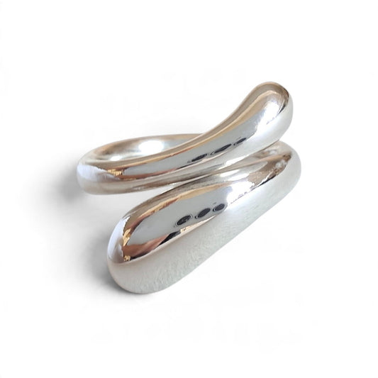 Signed Elsa Peretti Tiffany & Co Teardrop Ring in 925 Sterling Silver UK size O - US size 7.5
