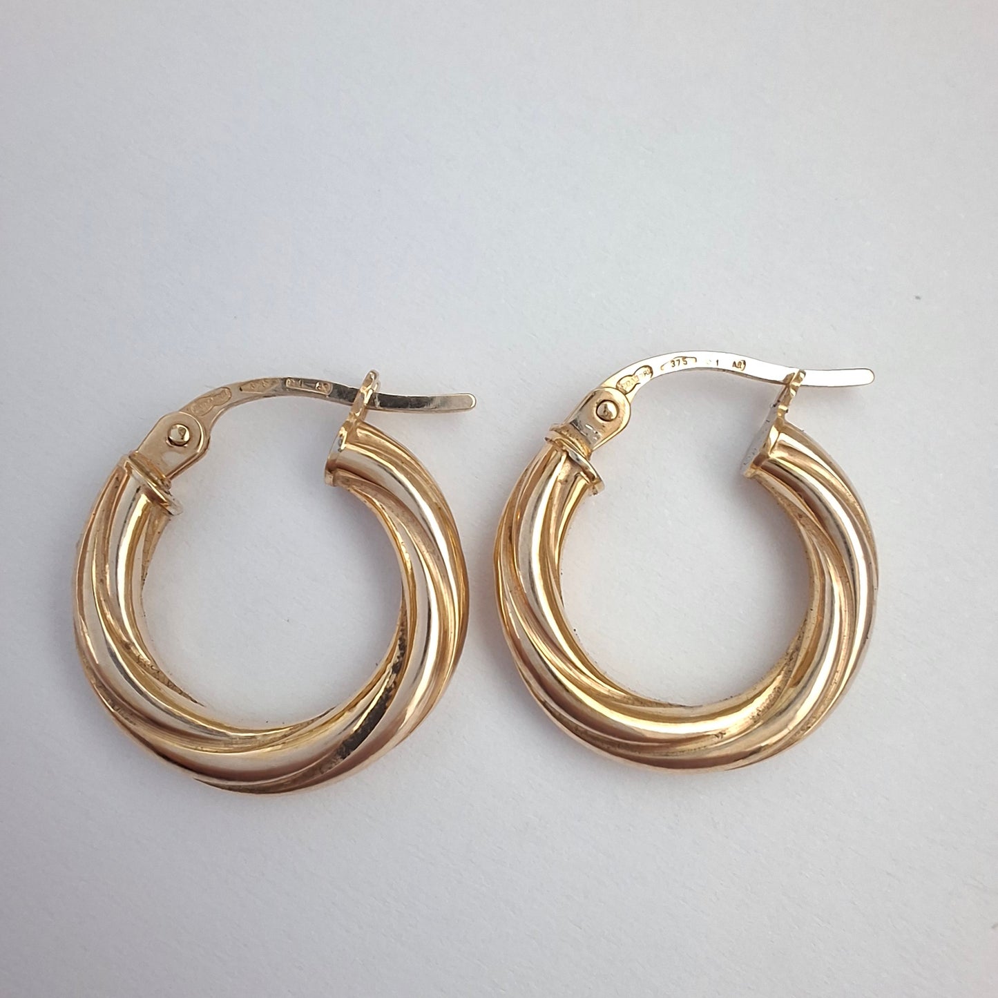 Vintage Italian Unoaerre 9ct Gold Hoop Earrings
