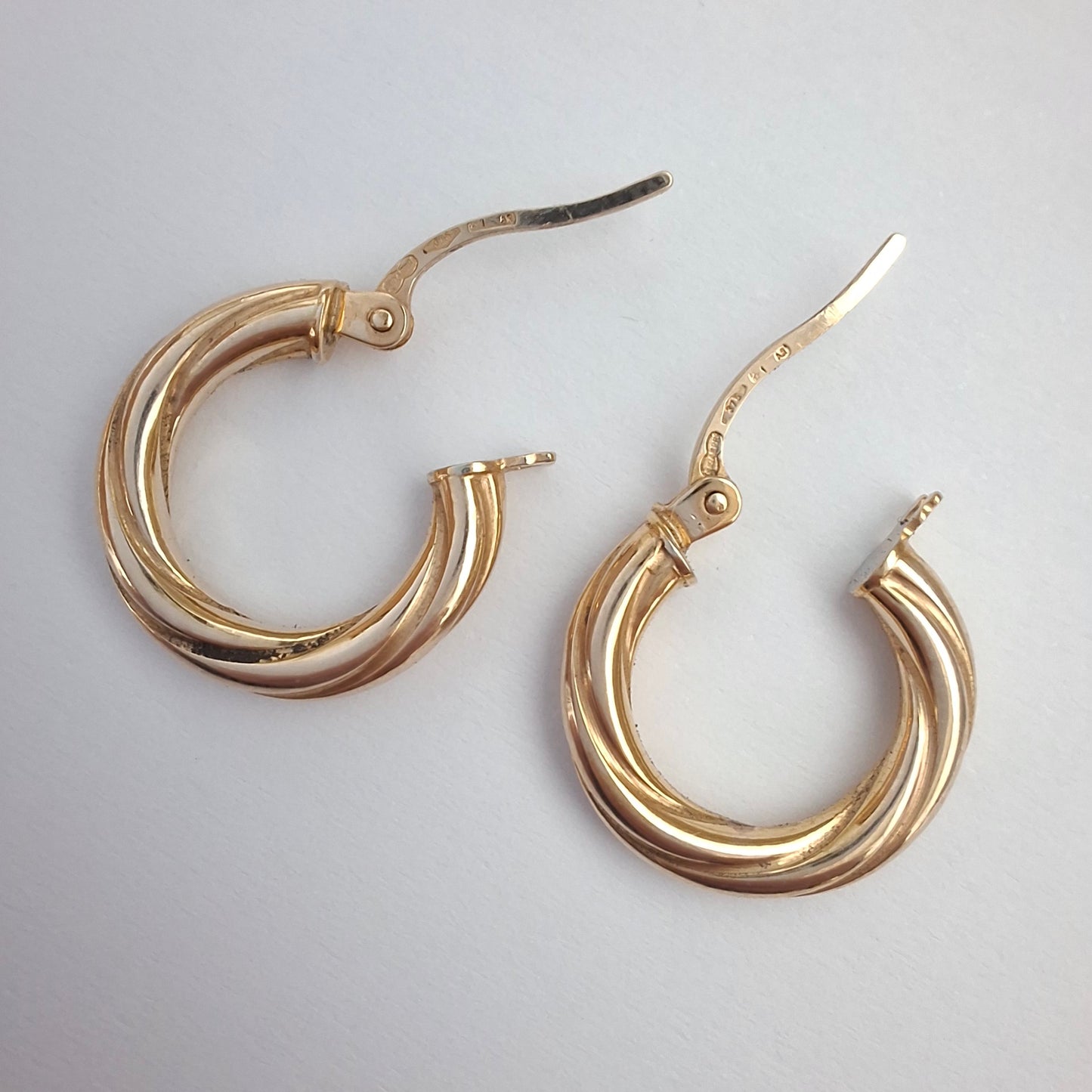 Vintage Italian Unoaerre 9ct Gold Hoop Earrings