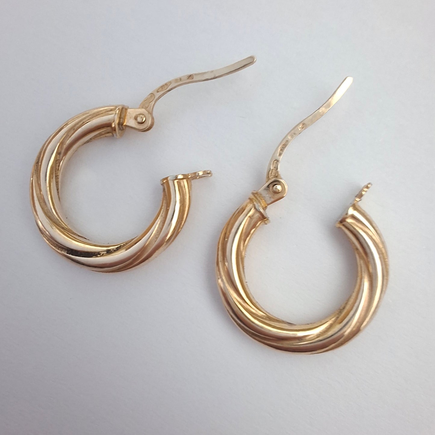 Vintage Italian Unoaerre 9ct Gold Hoop Earrings